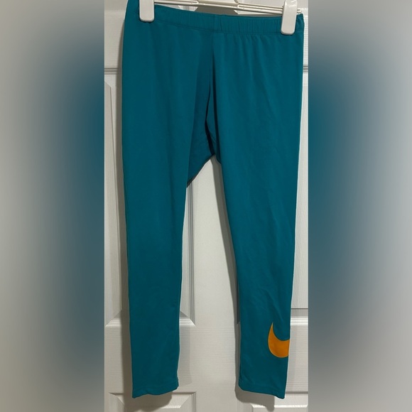 Nike Women’s Aqua Leggings with Orange Logo Size Large - Picture 8 of 8